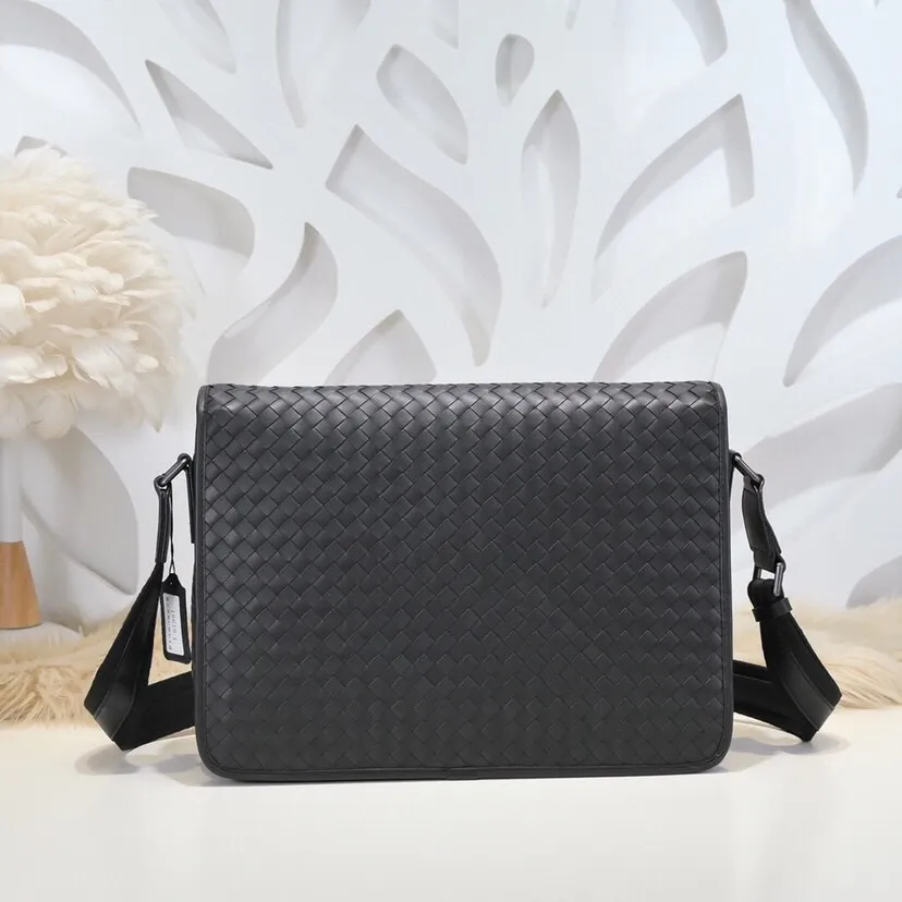 All categories 💚 Top version men’s bags 💚 BV 2024 new BV crossbody bag